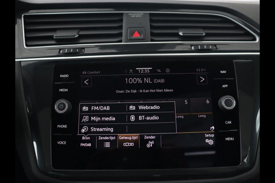 Volkswagen Tiguan 1.4 eHybrid R Line | Panoramadak | Trekhaak | Stoelverwarming | Camera | 20'' | Park Assist | Carplay | Matrix LED | Stuurverwarming | Adaptive cruise | Navigatie | PHEV | Plug In