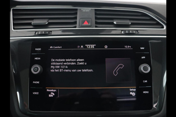 Volkswagen Tiguan 1.4 eHybrid R Line | Panoramadak | Trekhaak | Stoelverwarming | Camera | 20'' | Park Assist | Carplay | Matrix LED | Stuurverwarming | Adaptive cruise | Navigatie | PHEV | Plug In