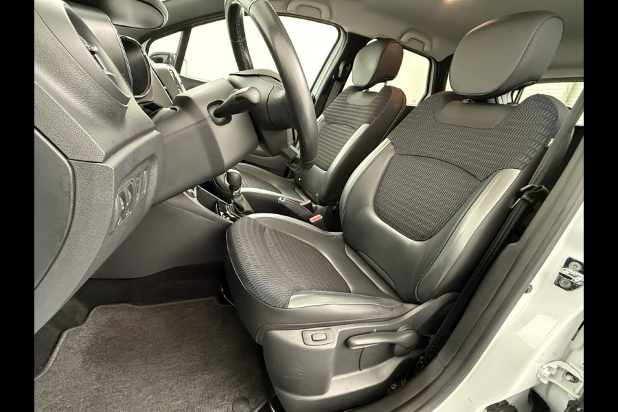 Renault Captur 1.2T 120PK AUT-6 Navi Xmod Camera Trekhaak Ecc Cruise Control Pdc Stoelverwarming Lmv 17" Privacy Glas Bluetooth Keyless Regn-Lichtsensor