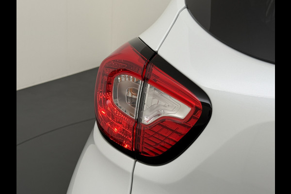 Renault Captur 1.2T 120PK AUT-6 Navi Xmod Camera Trekhaak Ecc Cruise Control Pdc Stoelverwarming Lmv 17" Privacy Glas Bluetooth Keyless Regn-Lichtsensor