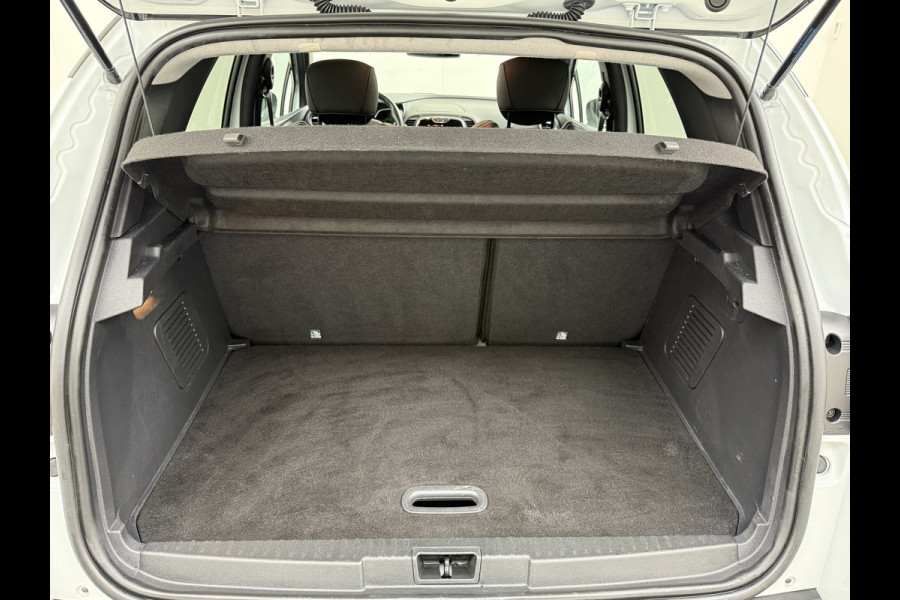 Renault Captur 1.2T 120PK AUT-6 Navi Xmod Camera Trekhaak Ecc Cruise Control Pdc Stoelverwarming Lmv 17" Privacy Glas Bluetooth Keyless Regn-Lichtsensor