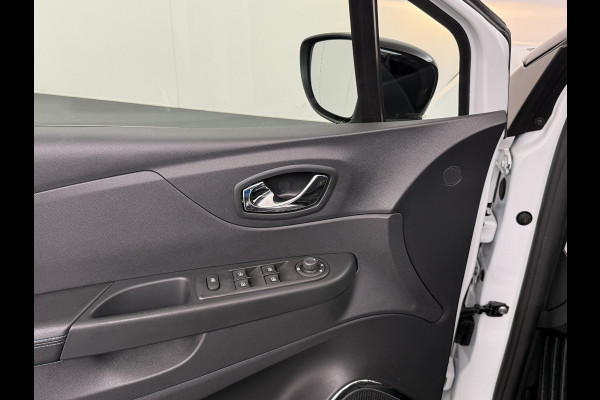 Renault Captur 1.2T 120PK AUT-6 Navi Xmod Camera Trekhaak Ecc Cruise Control Pdc Stoelverwarming Lmv 17" Privacy Glas Bluetooth Keyless Regn-Lichtsensor