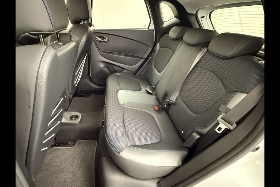 Renault Captur 1.2T 120PK AUT-6 Navi Xmod Camera Trekhaak Ecc Cruise Control Pdc Stoelverwarming Lmv 17" Privacy Glas Bluetooth Keyless Regn-Lichtsensor