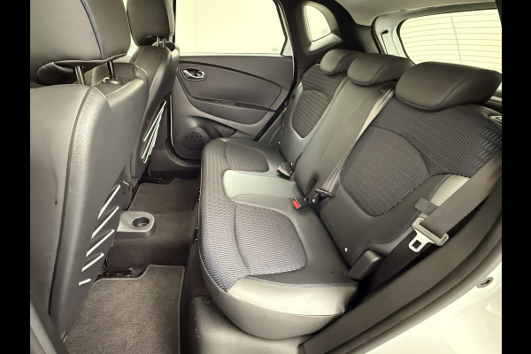 Renault Captur 1.2T 120PK AUT-6 Navi Xmod Camera Trekhaak Ecc Cruise Control Pdc Stoelverwarming Lmv 17" Privacy Glas Bluetooth Keyless Regn-Lichtsensor