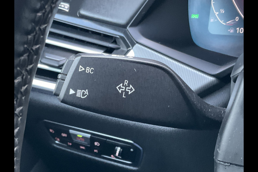 BMW X6 xDrive40i M-Sport Skylounge 360° Laser AirSusp. Pano HK Trekhaak Carbon BOMVOL!