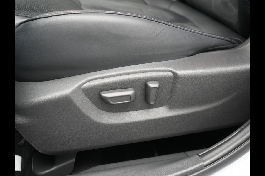 Mitsubishi Eclipse Cross 2.4 Intense+ Plug In Hybrid 188pk Dealer O.H. PHEV | Adaptive Cruise | 360 Camera | Lederen Sportstoelen & Stuur Verwarmd | Apple Carplay | Navigatie Via TomTom | Blis | Keyless | DAB |