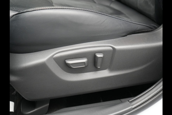 Mitsubishi Eclipse Cross 2.4 Intense+ Plug In Hybrid 188pk Dealer O.H. PHEV | Adaptive Cruise | 360 Camera | Lederen Sportstoelen & Stuur Verwarmd | Apple Carplay | Navigatie Via TomTom | Blis | Keyless | DAB |