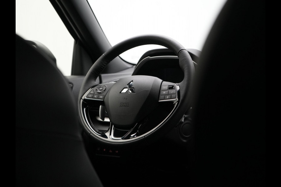 Mitsubishi Eclipse Cross 2.4 Intense+ Plug In Hybrid 188pk Dealer O.H. PHEV | Adaptive Cruise | 360 Camera | Lederen Sportstoelen & Stuur Verwarmd | Apple Carplay | Navigatie Via TomTom | Blis | Keyless | DAB |