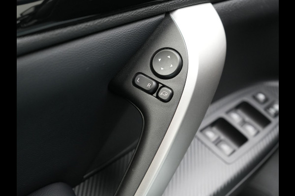 Mitsubishi Eclipse Cross 2.4 Intense+ Plug In Hybrid 188pk Dealer O.H. PHEV | Adaptive Cruise | 360 Camera | Lederen Sportstoelen & Stuur Verwarmd | Apple Carplay | Navigatie Via TomTom | Blis | Keyless | DAB |