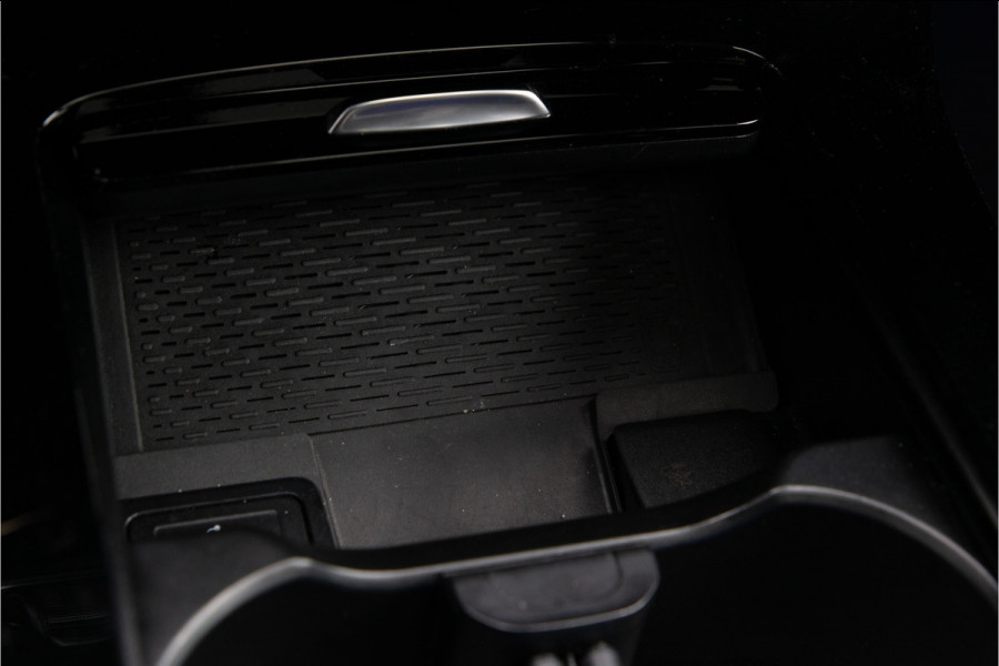 Mercedes-Benz A-Klasse 250 e AMG Premium, Pano, Head-up, Memory, Nightpack, 19"