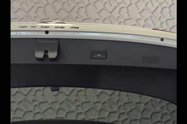 Volkswagen T-Roc 1.5 TSI 150PK R-LINE PANORAMA ✅ NIEUWE AUTO ✅ BLACKLINE EVO IQ LIGHT ALCANTARA ELEK.KLEP CARPLAY STOEL/STUUR VERW. 19"LMV VIR.CO 06/2025 SCHUIFDAK "Volkswagen rijden begint bij Topautos.nl – 75 topmodellen direct op voorraad!"