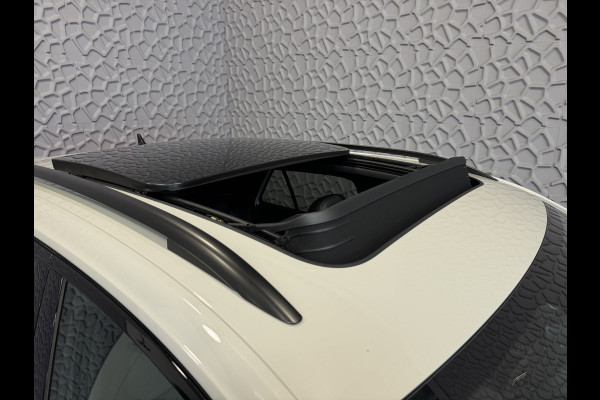 Volkswagen T-Roc 1.5 TSI 150PK R-LINE PANORAMA ✅ NIEUWE AUTO ✅ BLACKLINE EVO IQ LIGHT ALCANTARA ELEK.KLEP CARPLAY STOEL/STUUR VERW. 19"LMV VIR.CO 06/2025 SCHUIFDAK "Volkswagen rijden begint bij Topautos.nl – 75 topmodellen direct op voorraad!"