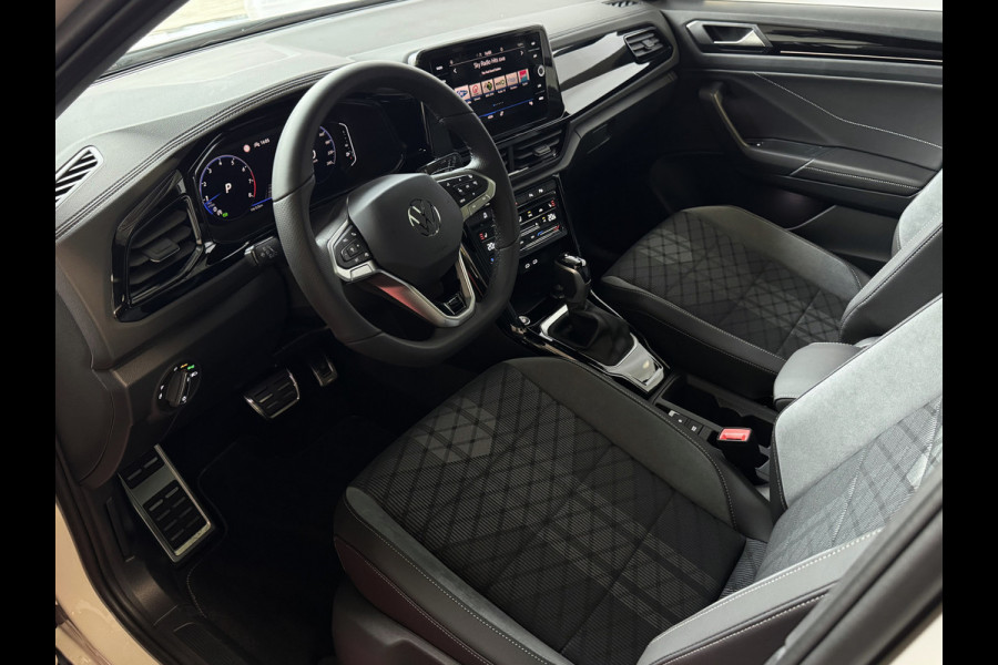 Volkswagen T-Roc 1.5 TSI 150PK R-LINE PANORAMA ✅ NIEUWE AUTO ✅ BLACKLINE EVO IQ LIGHT ALCANTARA ELEK.KLEP CARPLAY STOEL/STUUR VERW. 19"LMV VIR.CO 06/2025 SCHUIFDAK "Volkswagen rijden begint bij Topautos.nl – 75 topmodellen direct op voorraad!"