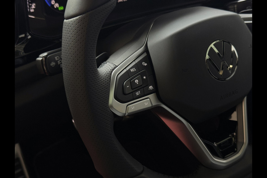 Volkswagen T-Roc 1.5 TSI 150PK R-LINE PANORAMA ✅ NIEUWE AUTO ✅ BLACKLINE EVO IQ LIGHT ALCANTARA ELEK.KLEP CARPLAY STOEL/STUUR VERW. 19"LMV VIR.CO 06/2025 SCHUIFDAK "Volkswagen rijden begint bij Topautos.nl – 75 topmodellen direct op voorraad!"