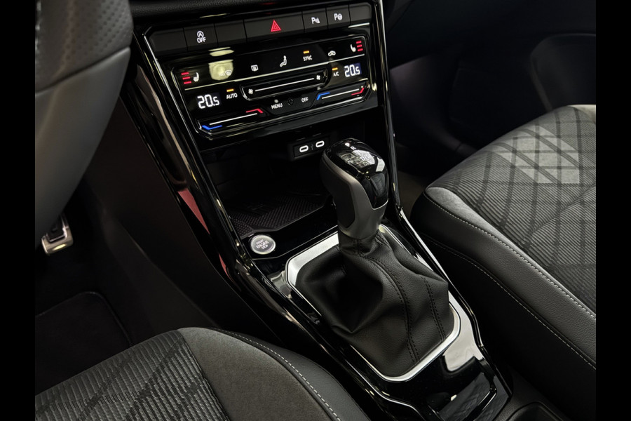 Volkswagen T-Roc 1.5 TSI 150PK R-LINE PANORAMA ✅ NIEUWE AUTO ✅ BLACKLINE EVO IQ LIGHT ALCANTARA ELEK.KLEP CARPLAY STOEL/STUUR VERW. 19"LMV VIR.CO 06/2025 SCHUIFDAK "Volkswagen rijden begint bij Topautos.nl – 75 topmodellen direct op voorraad!"