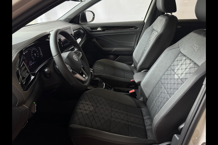 Volkswagen T-Roc 1.5 TSI 150PK R-LINE PANORAMA ✅ NIEUWE AUTO ✅ BLACKLINE EVO IQ LIGHT ALCANTARA ELEK.KLEP CARPLAY STOEL/STUUR VERW. 19"LMV VIR.CO 06/2025 SCHUIFDAK "Volkswagen rijden begint bij Topautos.nl – 75 topmodellen direct op voorraad!"