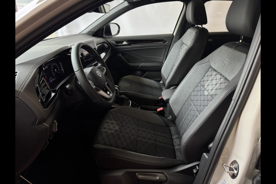 Volkswagen T-Roc 1.5 TSI 150PK R-LINE PANORAMA ✅ NIEUWE AUTO ✅ BLACKLINE EVO IQ LIGHT ALCANTARA ELEK.KLEP CARPLAY STOEL/STUUR VERW. 19"LMV VIR.CO 06/2025 SCHUIFDAK "Volkswagen rijden begint bij Topautos.nl – 75 topmodellen direct op voorraad!"