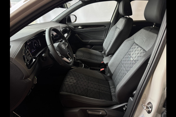 Volkswagen T-Roc 1.5 TSI 150PK R-LINE PANORAMA ✅ NIEUWE AUTO ✅ BLACKLINE EVO IQ LIGHT ALCANTARA ELEK.KLEP CARPLAY STOEL/STUUR VERW. 19"LMV VIR.CO 06/2025 SCHUIFDAK "Volkswagen rijden begint bij Topautos.nl – 75 topmodellen direct op voorraad!"