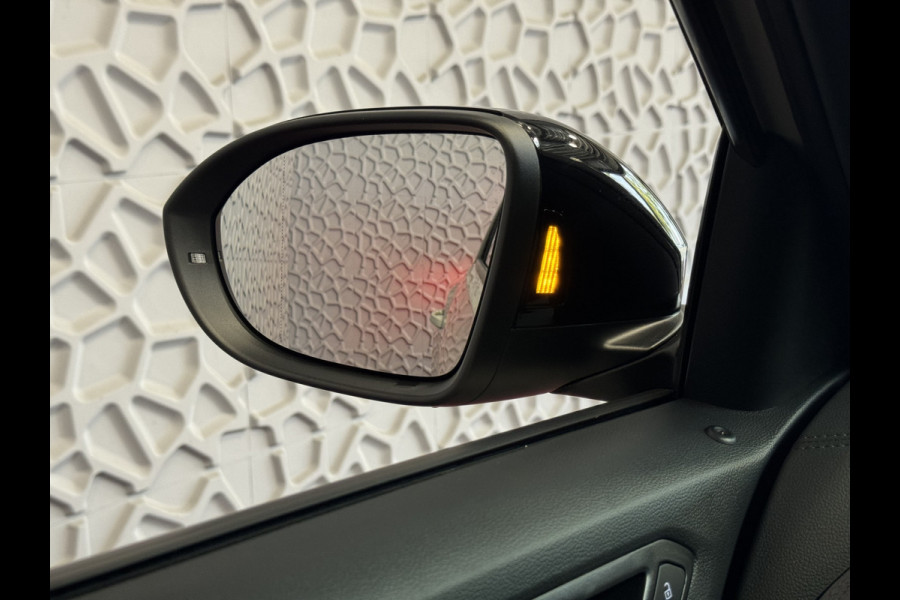 Volkswagen T-Roc 1.5 TSI 150PK R-LINE PANORAMA ✅ NIEUWE AUTO ✅ BLACKLINE EVO IQ LIGHT ALCANTARA ELEK.KLEP CARPLAY STOEL/STUUR VERW. 19"LMV VIR.CO 06/2025 SCHUIFDAK "Volkswagen rijden begint bij Topautos.nl – 75 topmodellen direct op voorraad!"