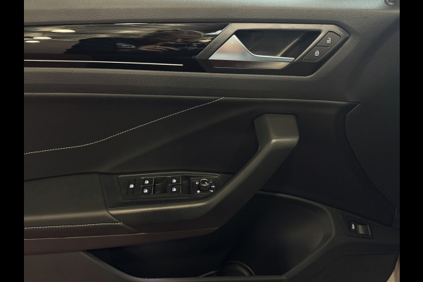 Volkswagen T-Roc 1.5 TSI 150PK R-LINE PANORAMA ✅ NIEUWE AUTO ✅ BLACKLINE EVO IQ LIGHT ALCANTARA ELEK.KLEP CARPLAY STOEL/STUUR VERW. 19"LMV VIR.CO 06/2025 SCHUIFDAK "Volkswagen rijden begint bij Topautos.nl – 75 topmodellen direct op voorraad!"