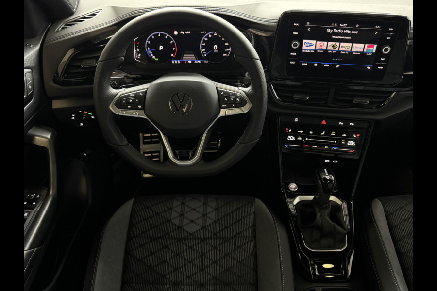 Volkswagen T-Roc 1.5 TSI 150PK R-LINE PANORAMA ✅ NIEUWE AUTO ✅ BLACKLINE EVO IQ LIGHT ALCANTARA ELEK.KLEP CARPLAY STOEL/STUUR VERW. 19"LMV VIR.CO 06/2025 SCHUIFDAK "Volkswagen rijden begint bij Topautos.nl – 75 topmodellen direct op voorraad!"