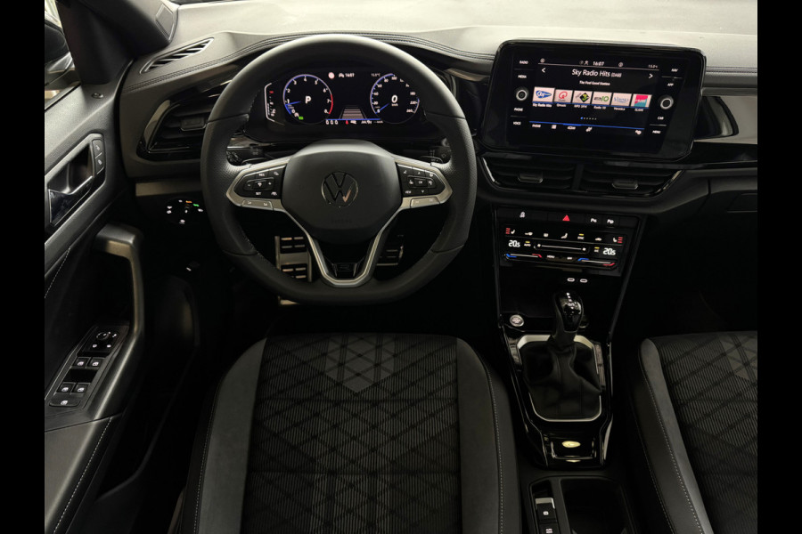 Volkswagen T-Roc 1.5 TSI 150PK R-LINE PANORAMA ✅ NIEUWE AUTO ✅ BLACKLINE EVO IQ LIGHT ALCANTARA ELEK.KLEP CARPLAY STOEL/STUUR VERW. 19"LMV VIR.CO 06/2025 SCHUIFDAK "Volkswagen rijden begint bij Topautos.nl – 75 topmodellen direct op voorraad!"