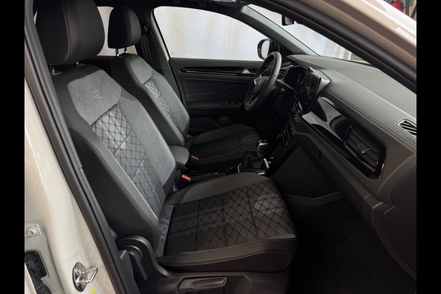 Volkswagen T-Roc 1.5 TSI 150PK R-LINE PANORAMA ✅ NIEUWE AUTO ✅ BLACKLINE EVO IQ LIGHT ALCANTARA ELEK.KLEP CARPLAY STOEL/STUUR VERW. 19"LMV VIR.CO 06/2025 SCHUIFDAK "Volkswagen rijden begint bij Topautos.nl – 75 topmodellen direct op voorraad!"
