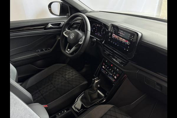 Volkswagen T-Roc 1.5 TSI 150PK R-LINE PANORAMA ✅ NIEUWE AUTO ✅ BLACKLINE EVO IQ LIGHT ALCANTARA ELEK.KLEP CARPLAY STOEL/STUUR VERW. 19"LMV VIR.CO 06/2025 SCHUIFDAK "Volkswagen rijden begint bij Topautos.nl – 75 topmodellen direct op voorraad!"