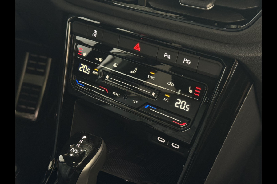 Volkswagen T-Roc 1.5 TSI 150PK R-LINE PANORAMA ✅ NIEUWE AUTO ✅ BLACKLINE EVO IQ LIGHT ALCANTARA ELEK.KLEP CARPLAY STOEL/STUUR VERW. 19"LMV VIR.CO 06/2025 SCHUIFDAK "Volkswagen rijden begint bij Topautos.nl – 75 topmodellen direct op voorraad!"