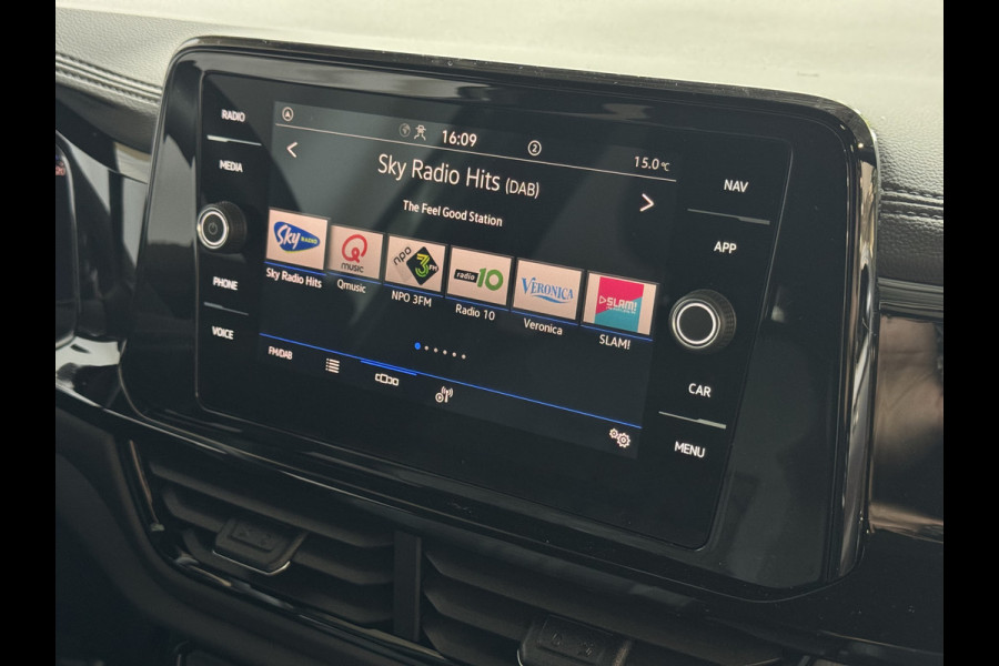 Volkswagen T-Roc 1.5 TSI 150PK R-LINE PANORAMA ✅ NIEUWE AUTO ✅ BLACKLINE EVO IQ LIGHT ALCANTARA ELEK.KLEP CARPLAY STOEL/STUUR VERW. 19"LMV VIR.CO 06/2025 SCHUIFDAK "Volkswagen rijden begint bij Topautos.nl – 75 topmodellen direct op voorraad!"