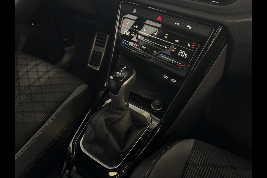 Volkswagen T-Roc 1.5 TSI 150PK R-LINE PANORAMA ✅ NIEUWE AUTO ✅ BLACKLINE EVO IQ LIGHT ALCANTARA ELEK.KLEP CARPLAY STOEL/STUUR VERW. 19"LMV VIR.CO 06/2025 SCHUIFDAK "Volkswagen rijden begint bij Topautos.nl – 75 topmodellen direct op voorraad!"