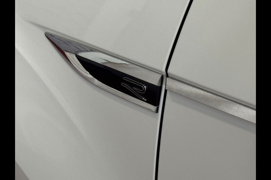 Volkswagen T-Roc 1.5 TSI 150PK R-LINE PANORAMA ✅ NIEUWE AUTO ✅ BLACKLINE EVO IQ LIGHT ALCANTARA ELEK.KLEP CARPLAY STOEL/STUUR VERW. 19"LMV VIR.CO 06/2025 SCHUIFDAK "Volkswagen rijden begint bij Topautos.nl – 75 topmodellen direct op voorraad!"