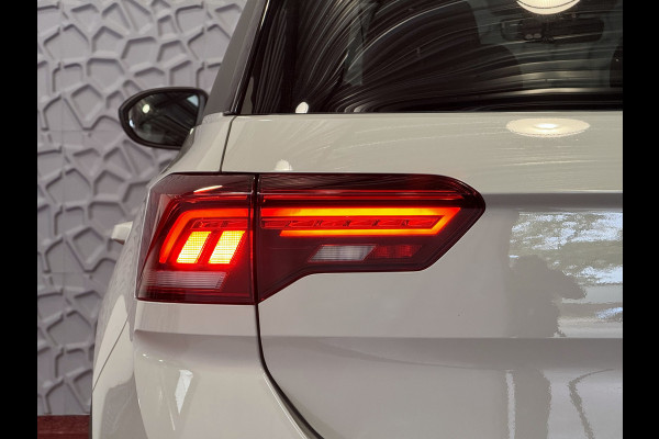 Volkswagen T-Roc 1.5 TSI 150PK R-LINE PANORAMA ✅ NIEUWE AUTO ✅ BLACKLINE EVO IQ LIGHT ALCANTARA ELEK.KLEP CARPLAY STOEL/STUUR VERW. 19"LMV VIR.CO 06/2025 SCHUIFDAK "Volkswagen rijden begint bij Topautos.nl – 75 topmodellen direct op voorraad!"
