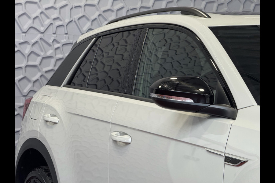 Volkswagen T-Roc 1.5 TSI 150PK R-LINE PANORAMA ✅ NIEUWE AUTO ✅ BLACKLINE EVO IQ LIGHT ALCANTARA ELEK.KLEP CARPLAY STOEL/STUUR VERW. 19"LMV VIR.CO 06/2025 SCHUIFDAK "Volkswagen rijden begint bij Topautos.nl – 75 topmodellen direct op voorraad!"
