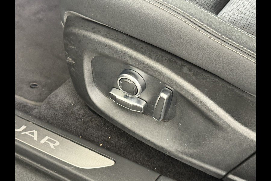 Jaguar I-PACE EV320 SE 90kWh 3Fase ! SOH 95,5% AWD Leer Pano-dak Meridian™ Hifi Memory Navi Ecc 3D-Surround Camera Cruise Control Business Pac Apple Carplay Android Auto Stoel+Stuur+Voorruitverwarming Led Origineel Nederlandse Auto Nieuwprijs €76.050,- Deze kan thuis wél met 11kw/uur laden