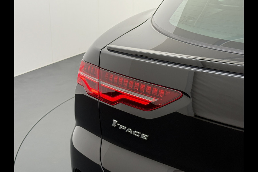 Jaguar I-PACE EV320 SE 90kWh 3Fase ! SOH 95,5% AWD Leer Pano-dak Meridian™ Hifi Memory Navi Ecc 3D-Surround Camera Cruise Control Business Pac Apple Carplay Android Auto Stoel+Stuur+Voorruitverwarming Led Origineel Nederlandse Auto Nieuwprijs €76.050,- Deze kan thuis wél met 11kw/uur laden