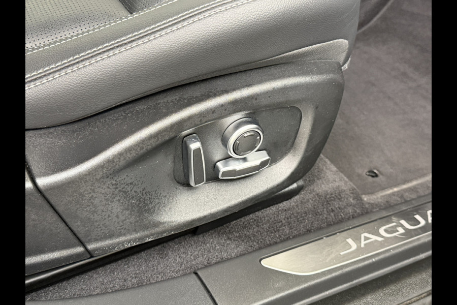 Jaguar I-PACE EV320 SE 90kWh 3Fase ! SOH 95,5% AWD Leer Pano-dak Meridian™ Hifi Memory Navi Ecc 3D-Surround Camera Cruise Control Business Pac Apple Carplay Android Auto Stoel+Stuur+Voorruitverwarming Led Origineel Nederlandse Auto Nieuwprijs €76.050,- Deze kan thuis wél met 11kw/uur laden