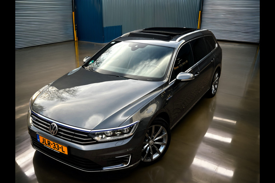 Volkswagen Passat Variant 1.4 TSI GTE Panorama_Camera_Parkeer assist_alkantara