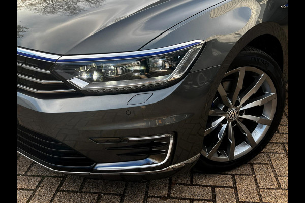 Volkswagen Passat Variant 1.4 TSI GTE Panorama_Camera_Parkeer assist_alkantara