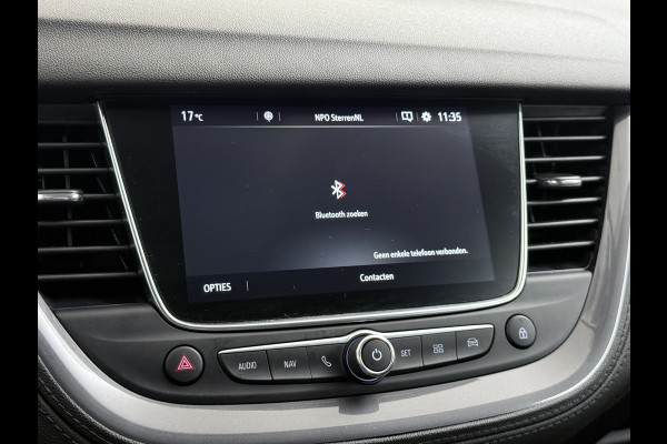 Opel Grandland X T131pk Navi Trekhaak Executive Dual-Ecc Apple Carplay Android PDC-a+v Park-Assist Distr.-Riem bij 61.000km vervangen Chroompakket Priv.Glass Volledig dealer onderhouden, laatste beurt bij 61.000km 1400kg trekvermogen.  EURO6