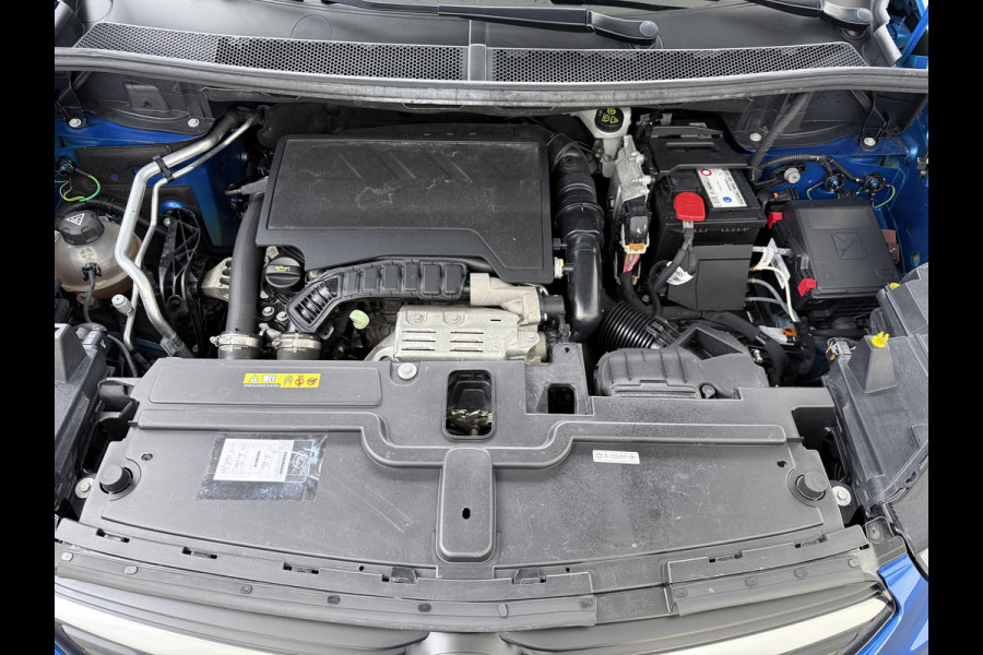 Opel Grandland X T131pk Navi Trekhaak Executive Dual-Ecc Apple Carplay Android PDC-a+v Park-Assist Distr.-Riem bij 61.000km vervangen Chroompakket Priv.Glass Volledig dealer onderhouden, laatste beurt bij 61.000km 1400kg trekvermogen.  EURO6