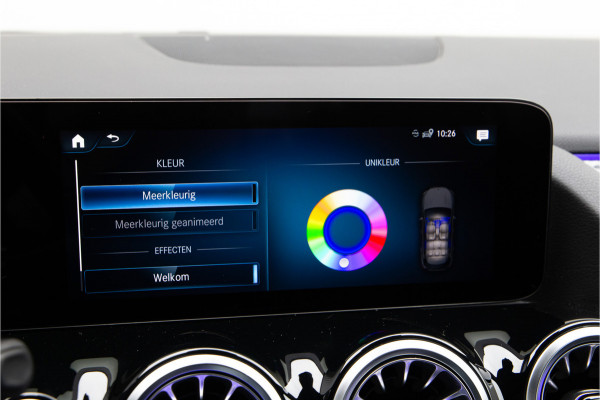 Mercedes-Benz GLA 180 AMG Nightpack, Widescreen, Distronic, Sfeerverlichting 2023