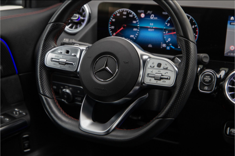 Mercedes-Benz GLA 180 AMG Nightpack, Widescreen, Distronic, Sfeerverlichting 2023