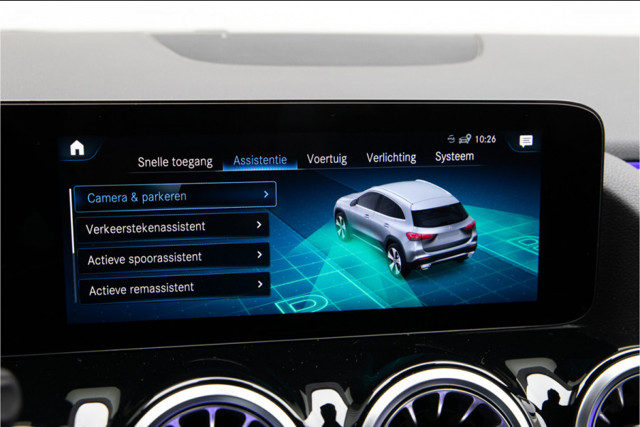 Mercedes-Benz GLA 180 AMG Nightpack, Widescreen, Distronic, Sfeerverlichting 2023