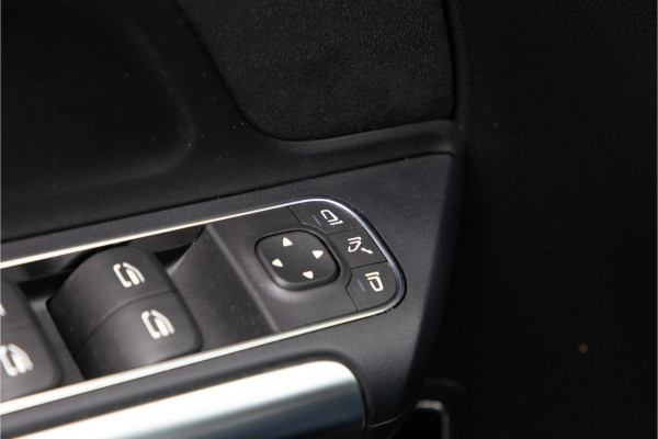 Mercedes-Benz GLA 180 AMG Nightpack, Widescreen, Distronic, Sfeerverlichting 2023