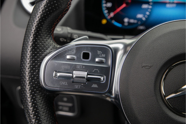 Mercedes-Benz GLA 180 AMG Nightpack, Widescreen, Distronic, Sfeerverlichting 2023