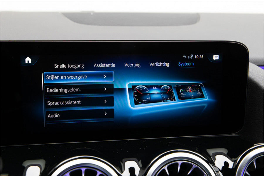 Mercedes-Benz GLA 180 AMG Nightpack, Widescreen, Distronic, Sfeerverlichting 2023