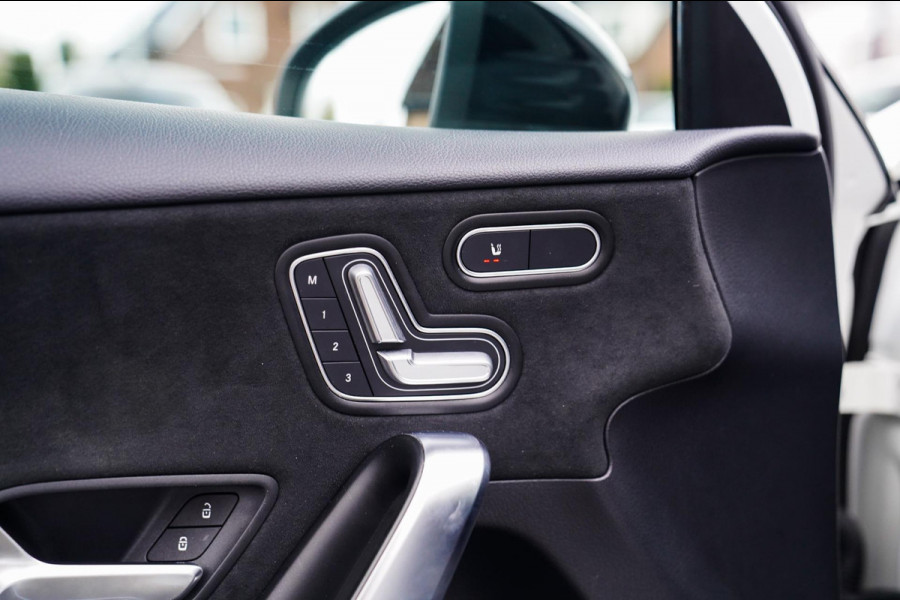 Mercedes-Benz A-Klasse AMG 45 4MATIC+ Premium Plus | Panorama | Sterrenhemel | Sport uitlaat | Burmester | Luxe leder/Alcantara |