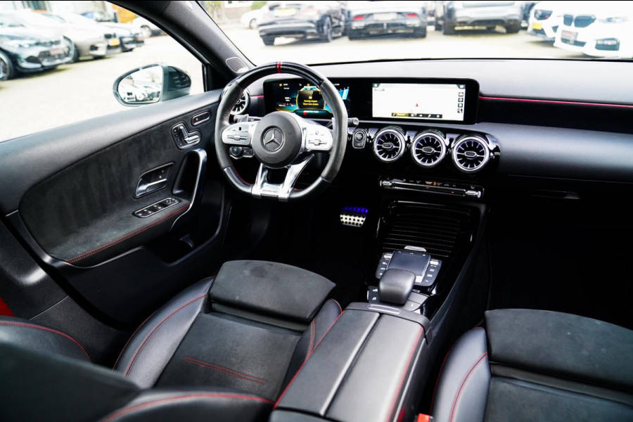 Mercedes-Benz A-Klasse AMG 45 4MATIC+ Premium Plus | Panorama | Sterrenhemel | Sport uitlaat | Burmester | Luxe leder/Alcantara |