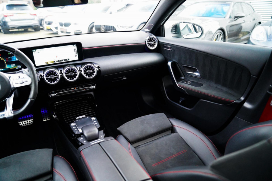 Mercedes-Benz A-Klasse AMG 45 4MATIC+ Premium Plus | Panorama | Sterrenhemel | Sport uitlaat | Burmester | Luxe leder/Alcantara |